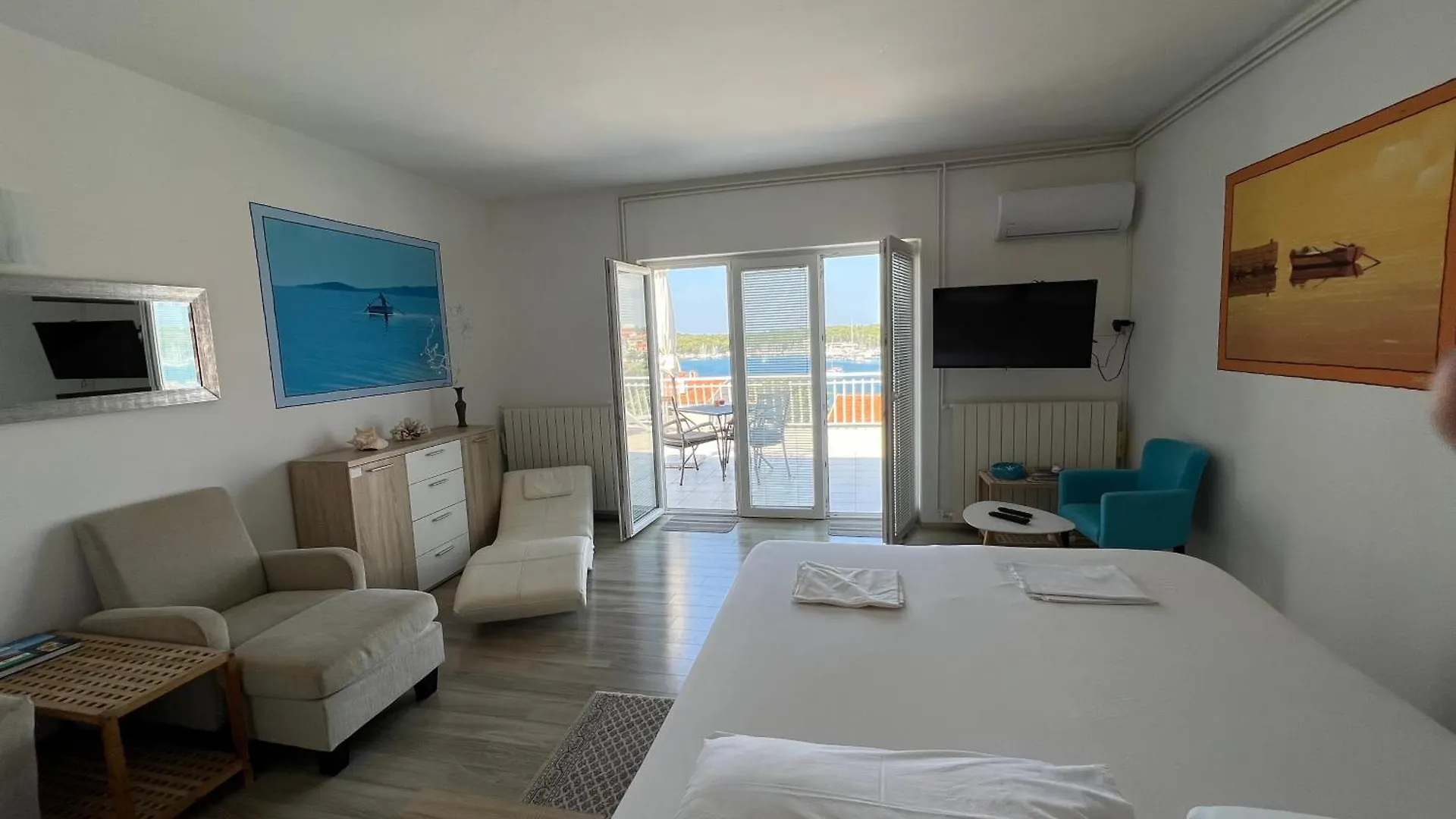 Apartments By The Sea Pula