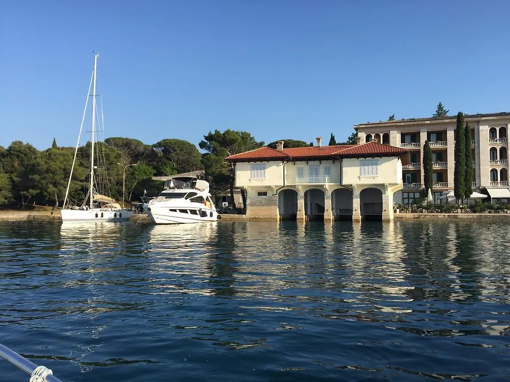 Apartments By The Sea Póla