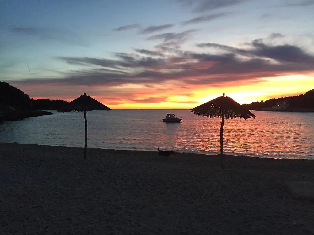 Apartments By The Sea Pula