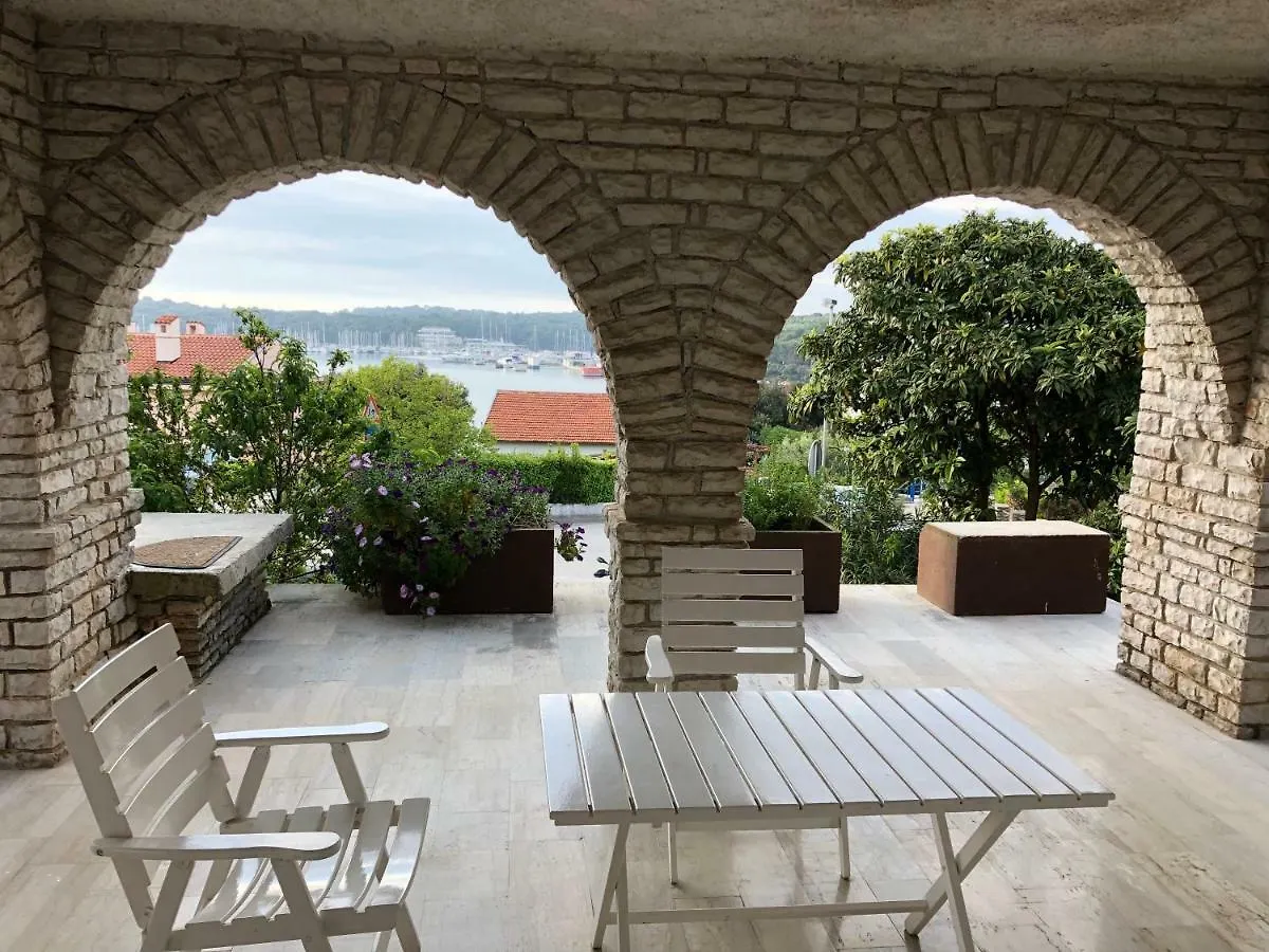 Apartments By The Sea Pula Croatie
