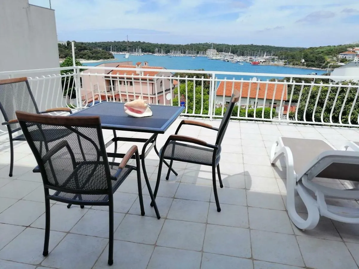 Apartments By The Sea Pula 0*,