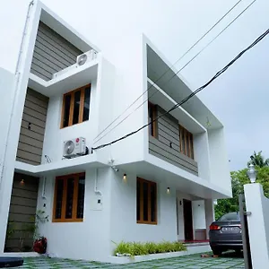https://crystal-villa-suite1.kerala-hotels.net