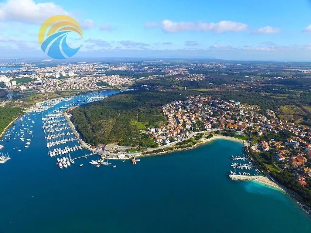 Apartments By The Sea Pula