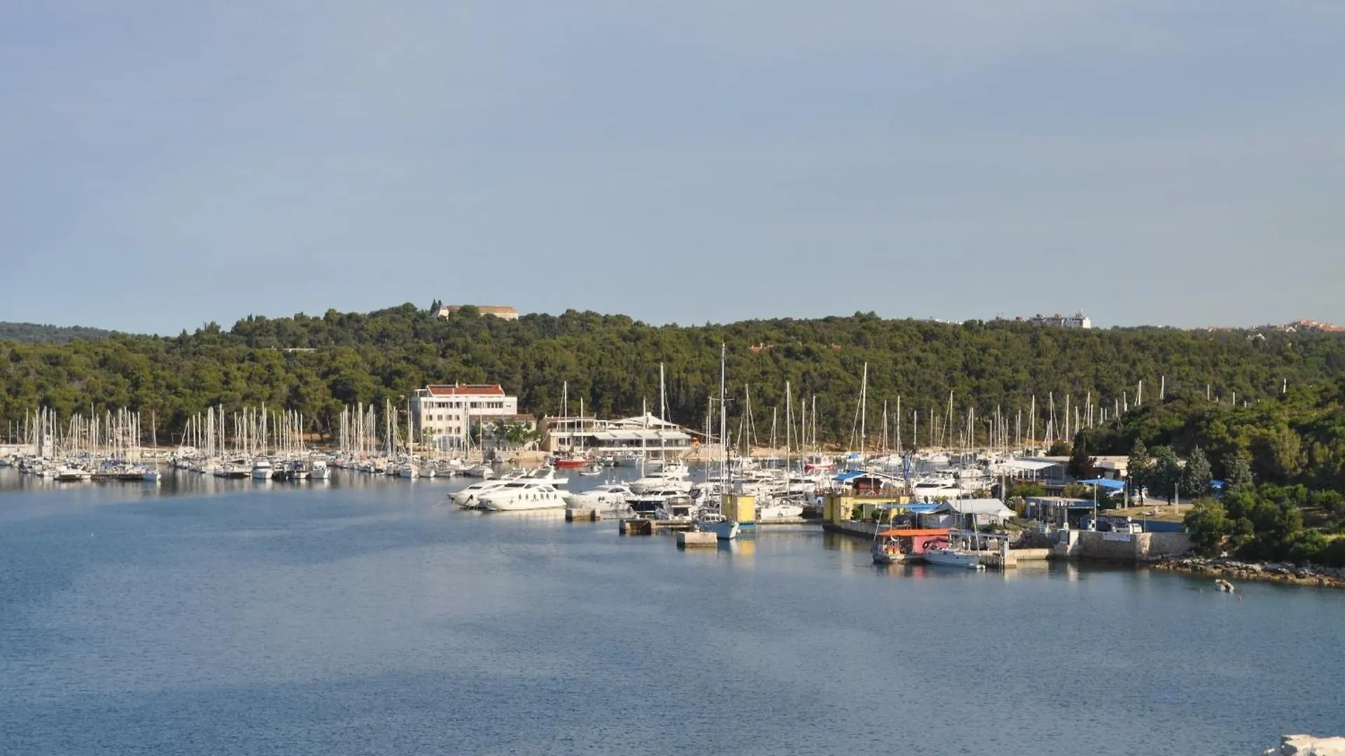 Apartments By The Sea Pula