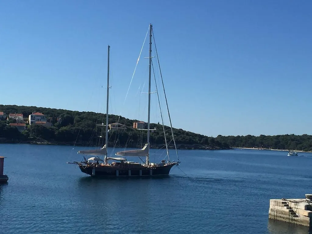 Apartments By The Sea Pula