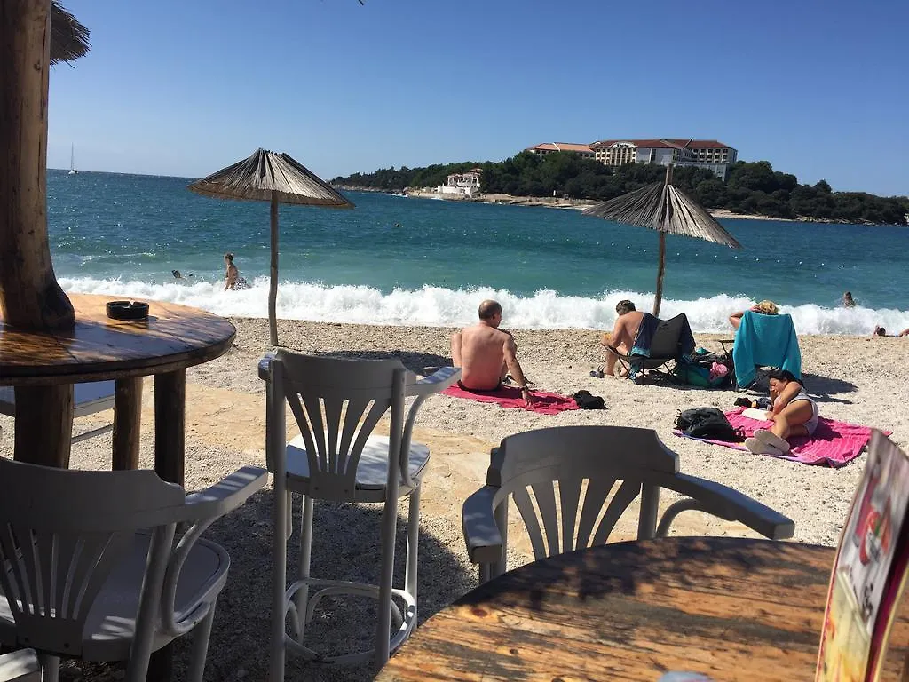 Apartments By The Sea Pula